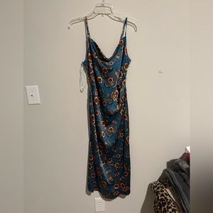 Lulu’s Hollywood Woman Teal Floral Print Satin Midi Dress, Size Med